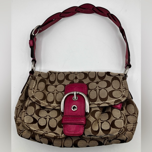 Coach Handbags - COACH vintage shoulder bag. This bag is a medium size and has hot pink leather